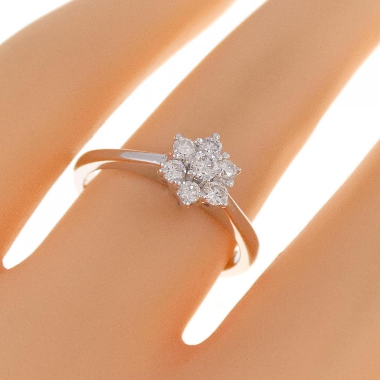 750WG花朵钻石戒指