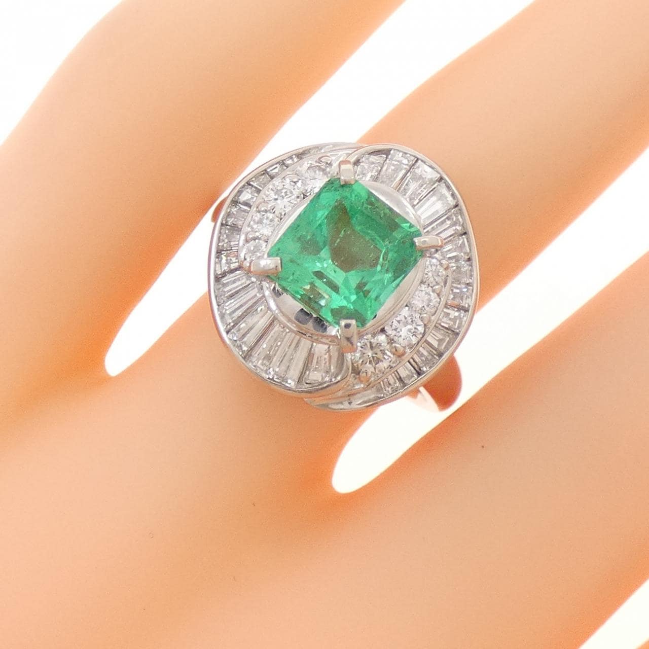 PT900 エメラルド リング 1.77CT