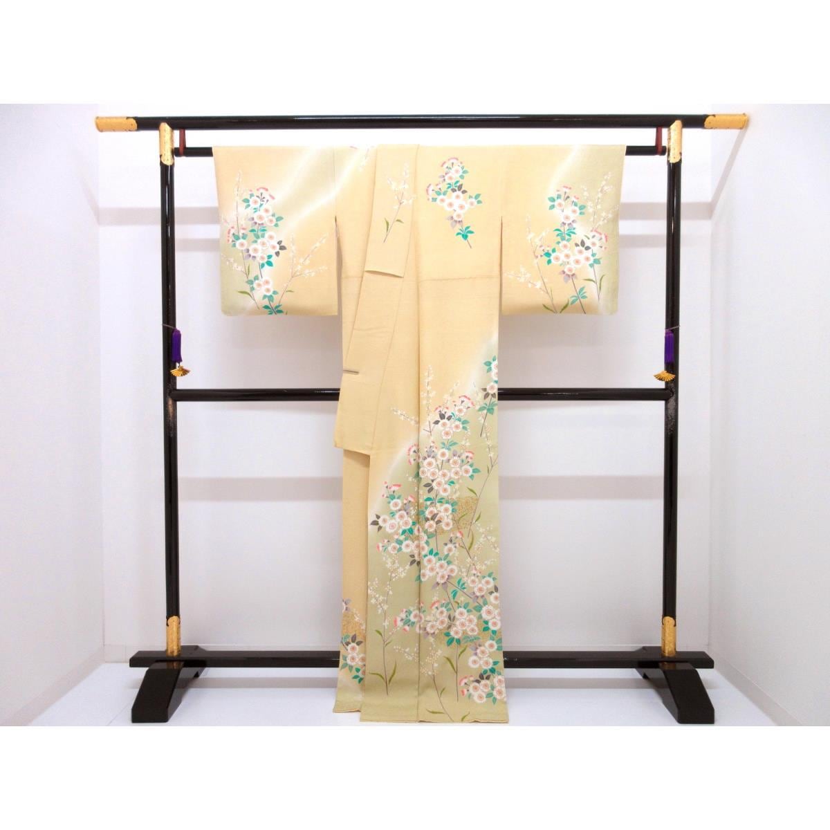 訪問着　友禅金彩加工　刺繍入り