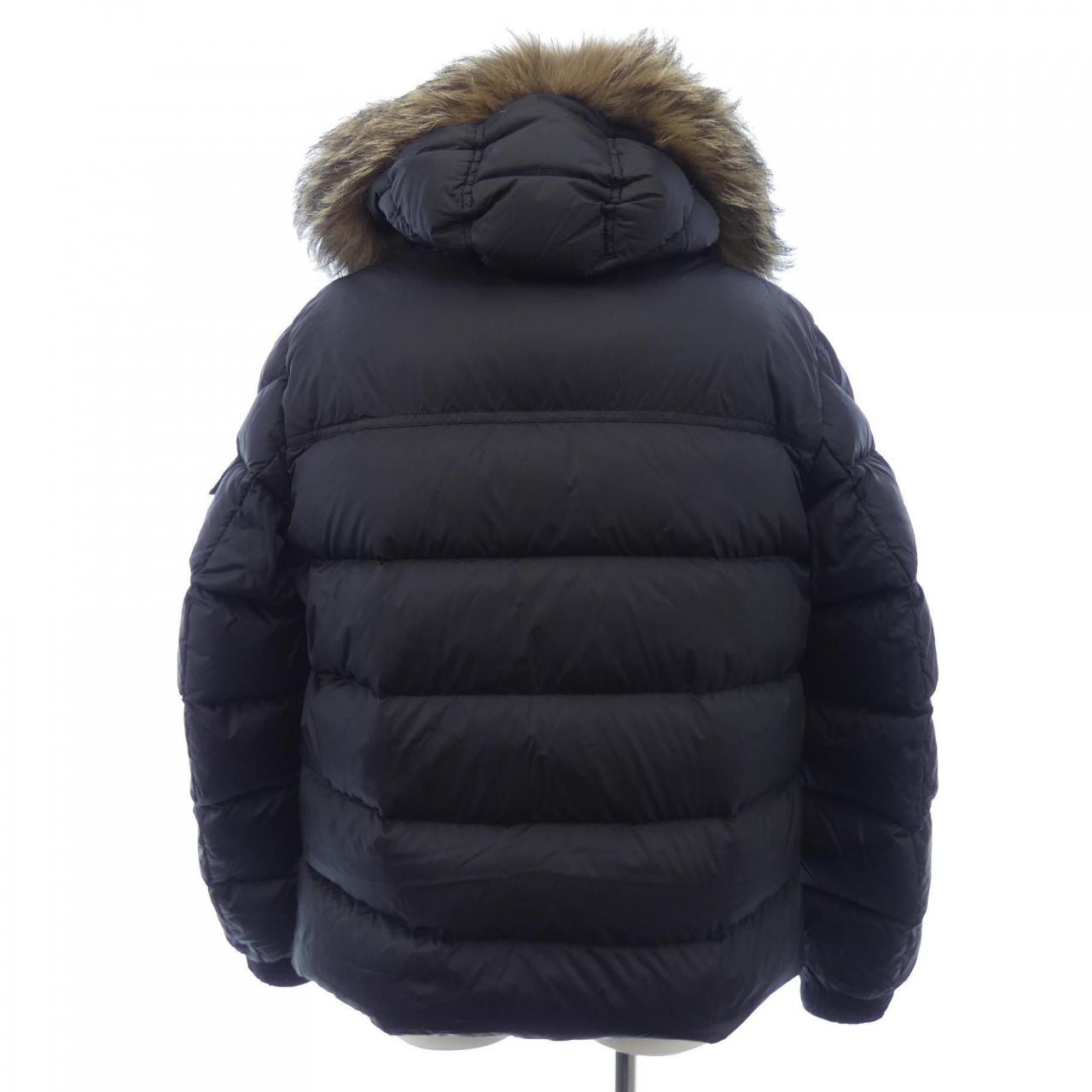 モンクレール MONCLER ダウンジャケット