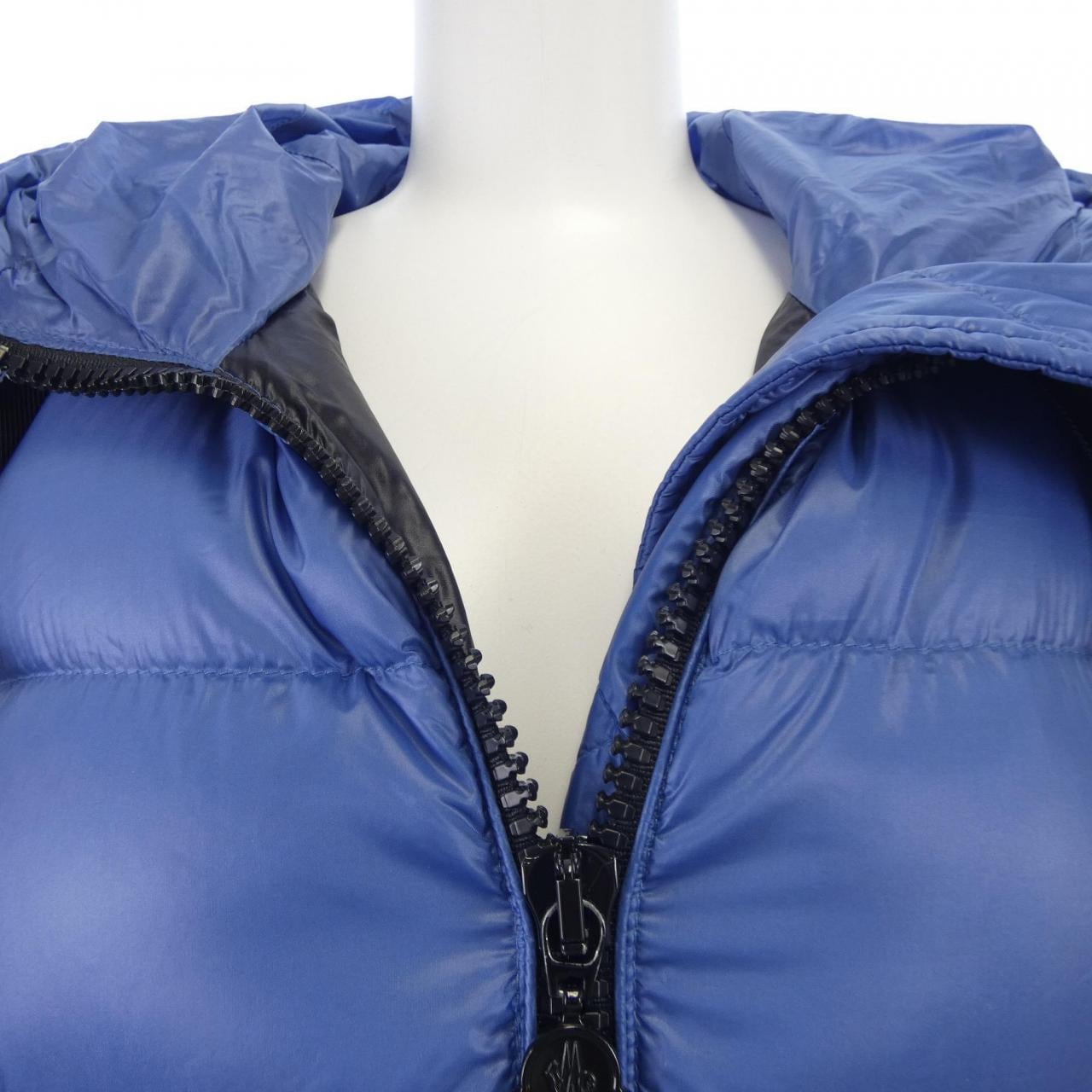 モンクレール MONCLER ダウンジャケット