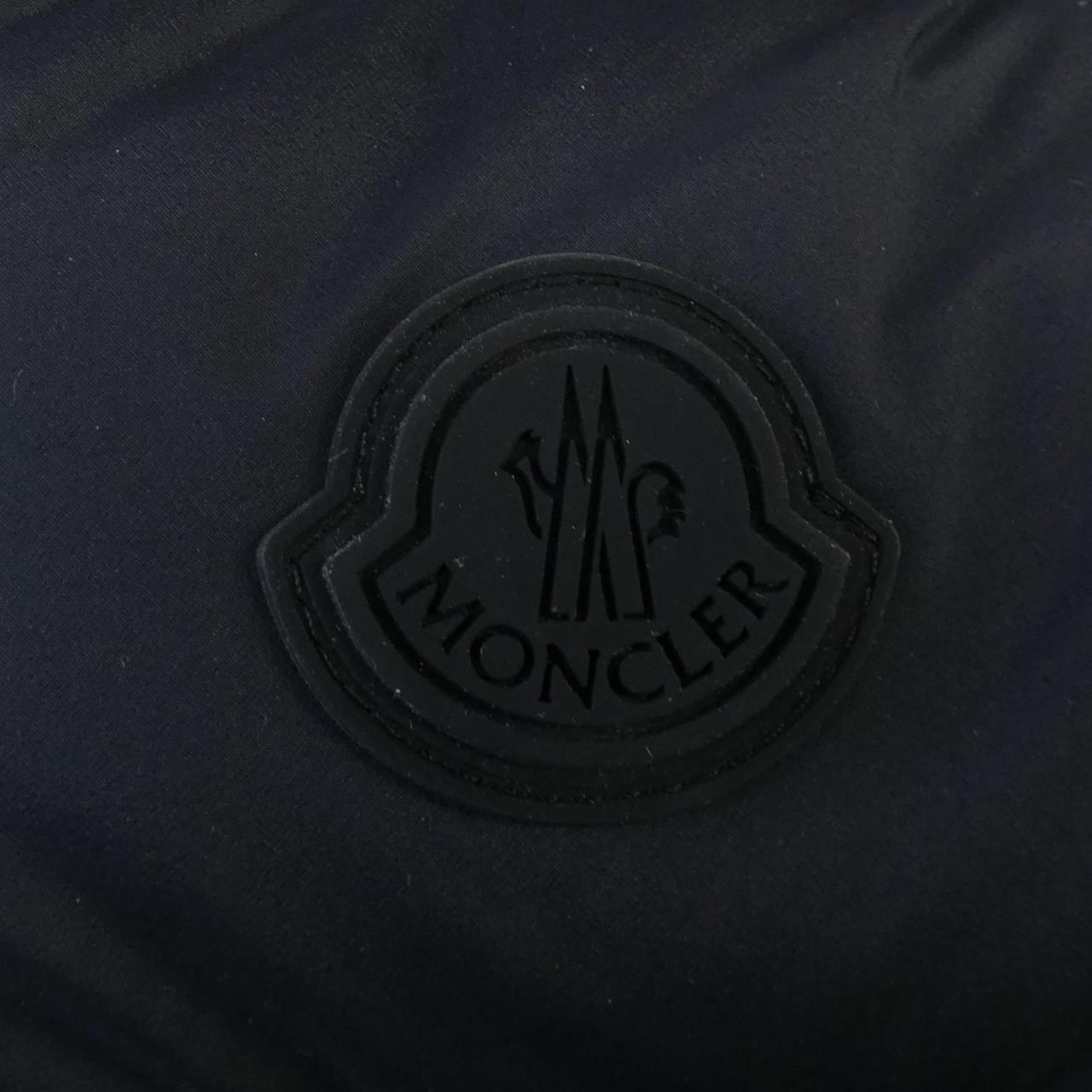 モンクレール MONCLER ダウンジャケット