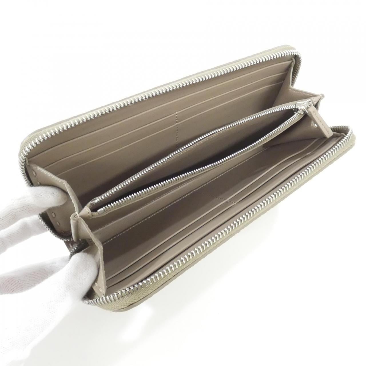 【未使用品】フェンディ SELLERIA ピーカブー 8M0517 ARC1 財布