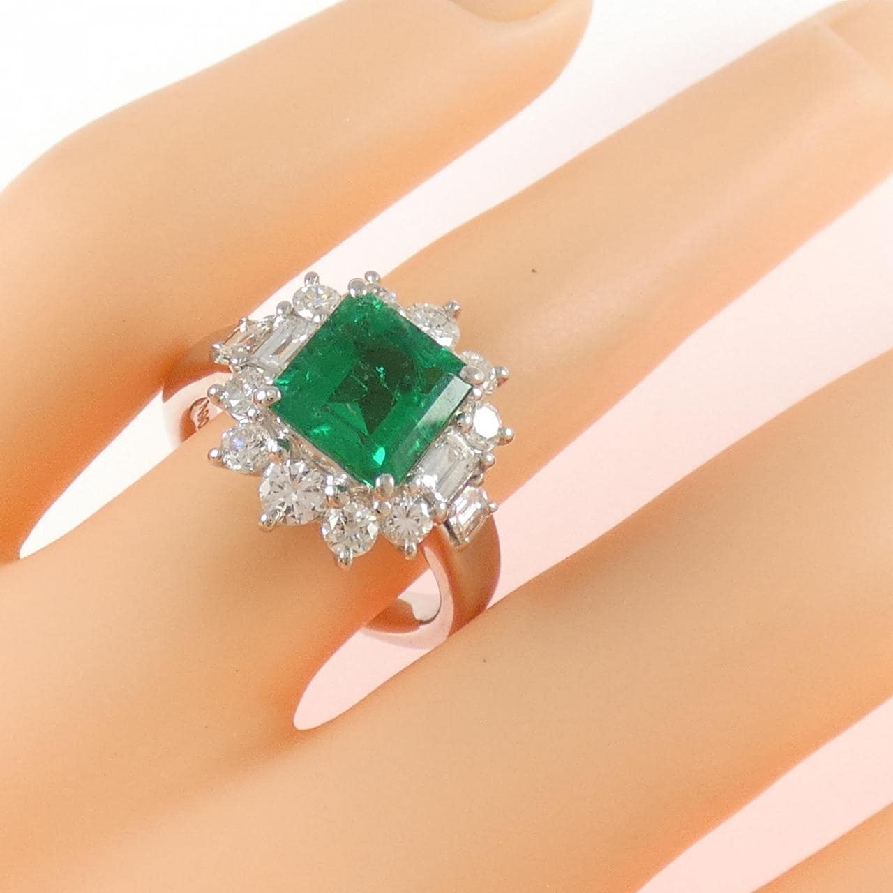 PT900 エメラルド リング 2.154CT コロンビア産