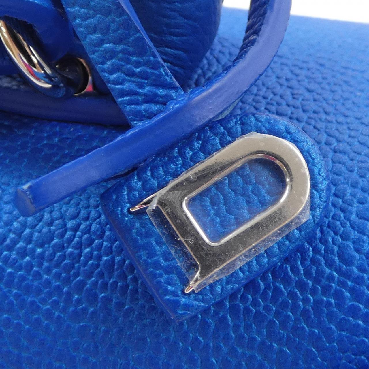 德尔沃DELVAUX
