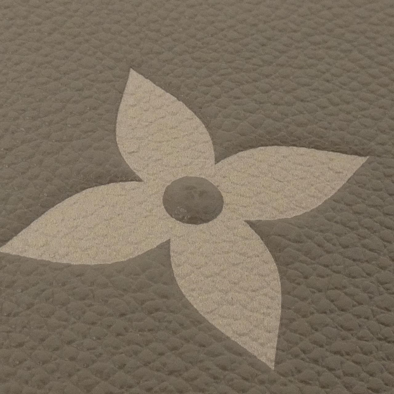 ルイヴィトン バイカラー モノグラム アンプラント マドレーヌ MM M46041 バッグ