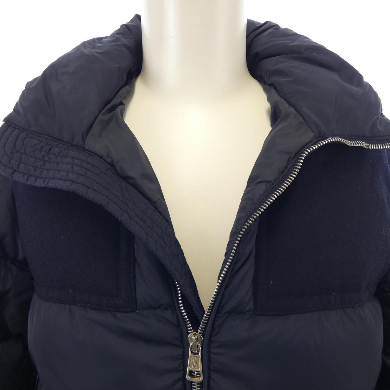 モンクレール MONCLER ダウンジャケット
