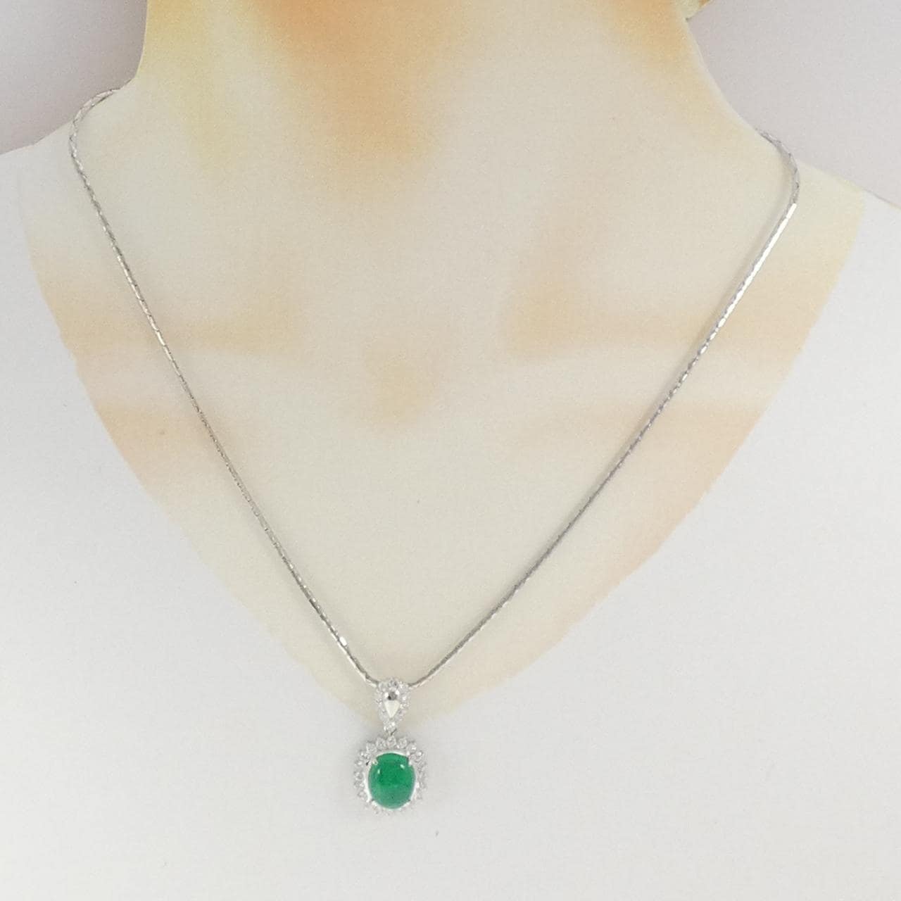 PT900/PT850 エメラルド ネックレス 3.89CT