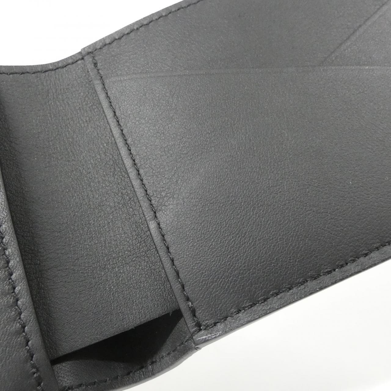 ルイヴィトン トリヨン モノグラム ポルトフォイユ ミュルティプル M82072 札入れ