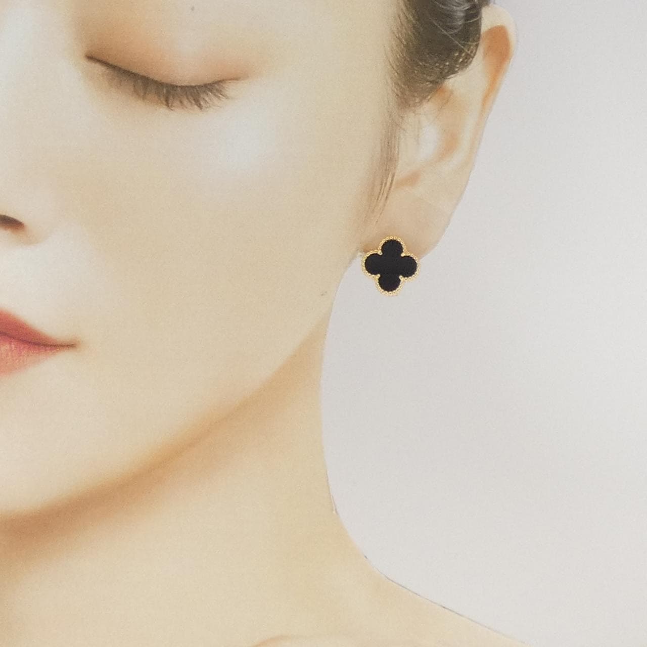 ヴァンクリーフ&アーペル ヴィンテージアルハンブラ ピアス