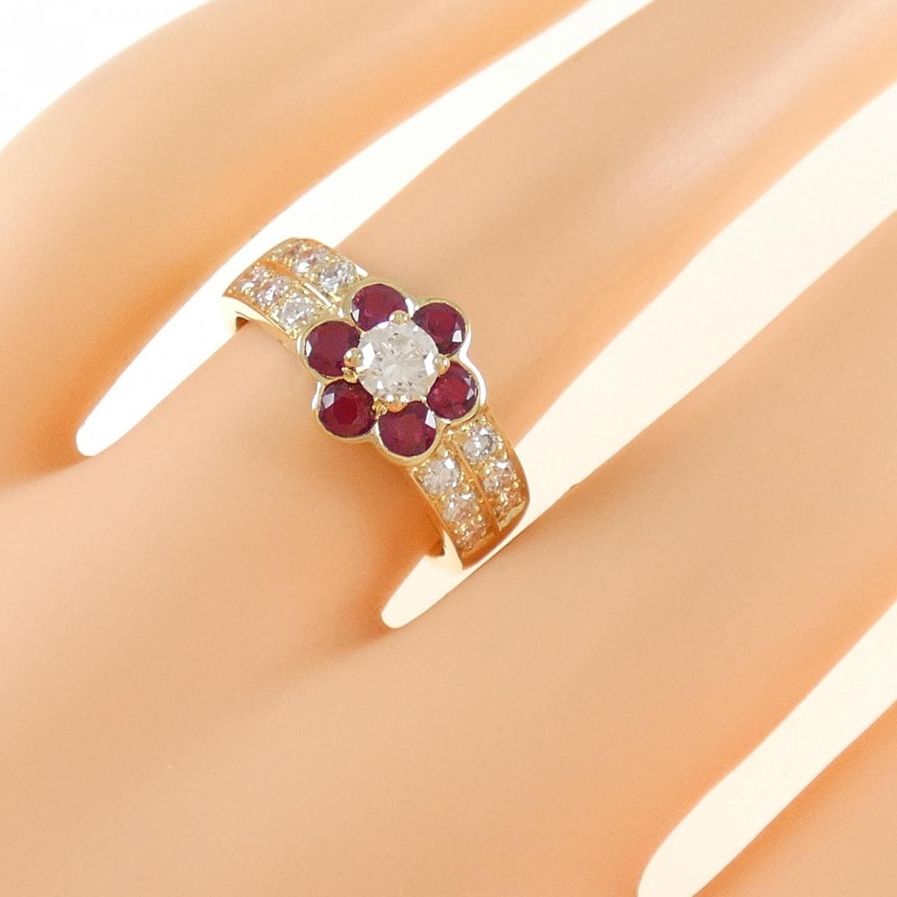K18YG フラワー ルビー リング 0.85CT
