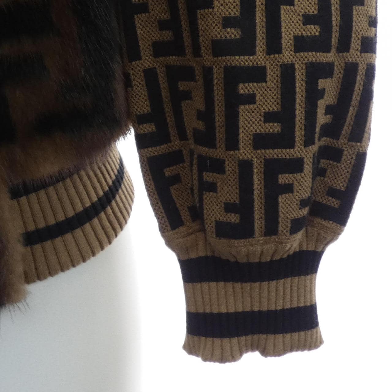 フェンディ FENDI FNE16F A1QI ブルゾン