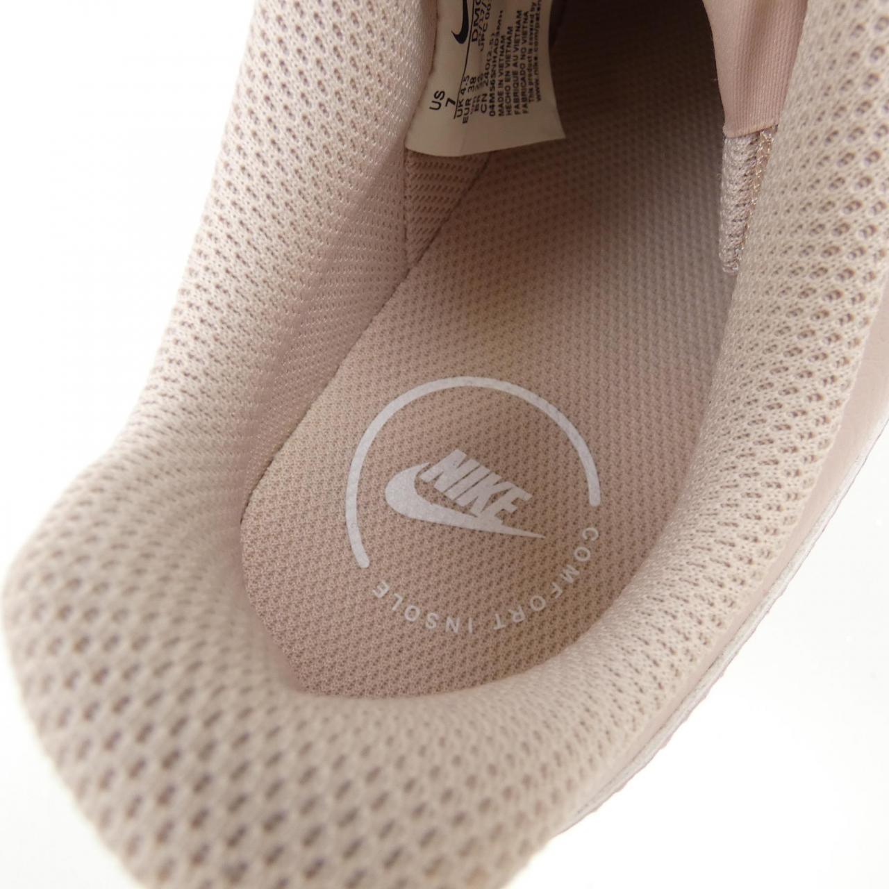 ナイキ NIKE スニーカー