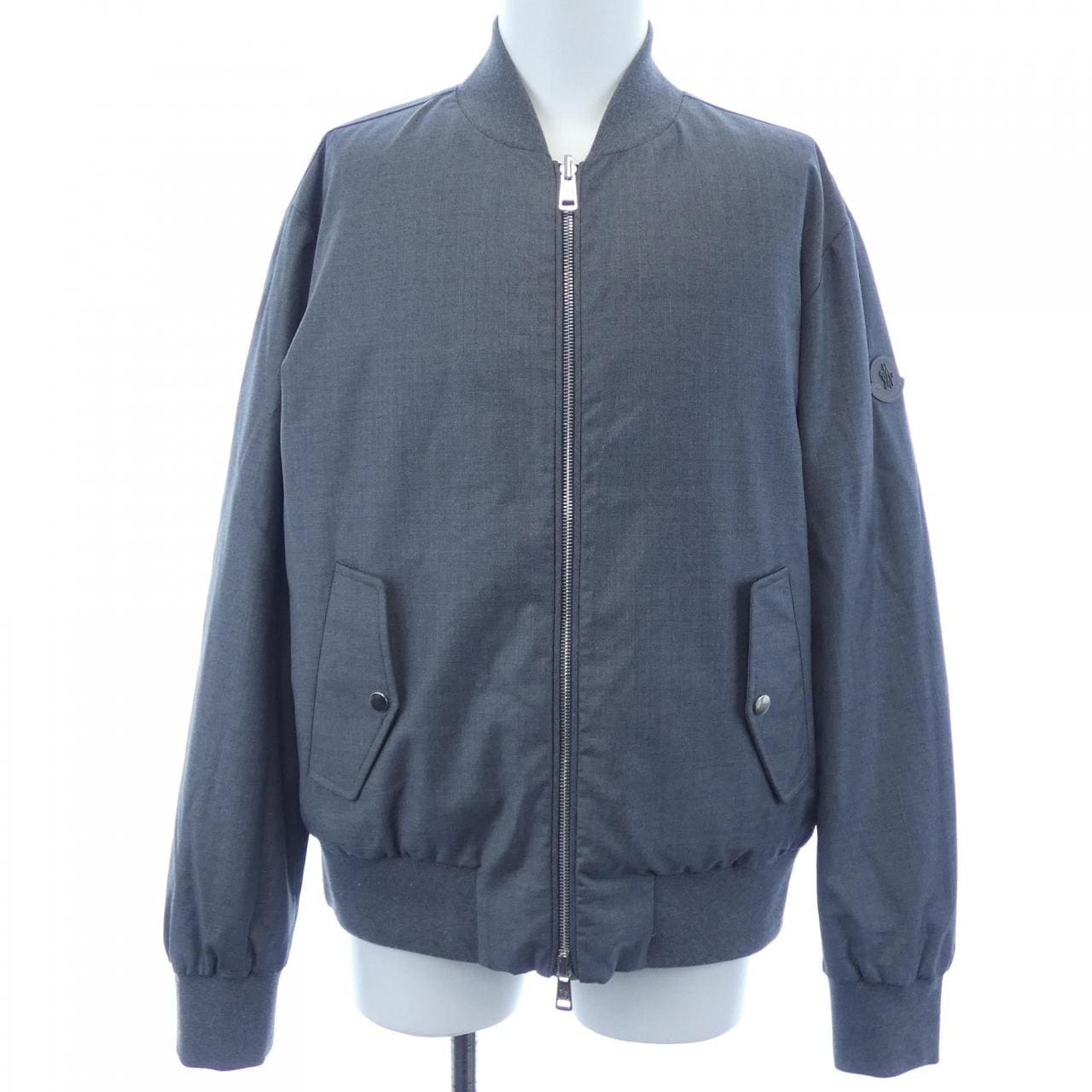 モンクレール MONCLER AVER ダウンジャケット