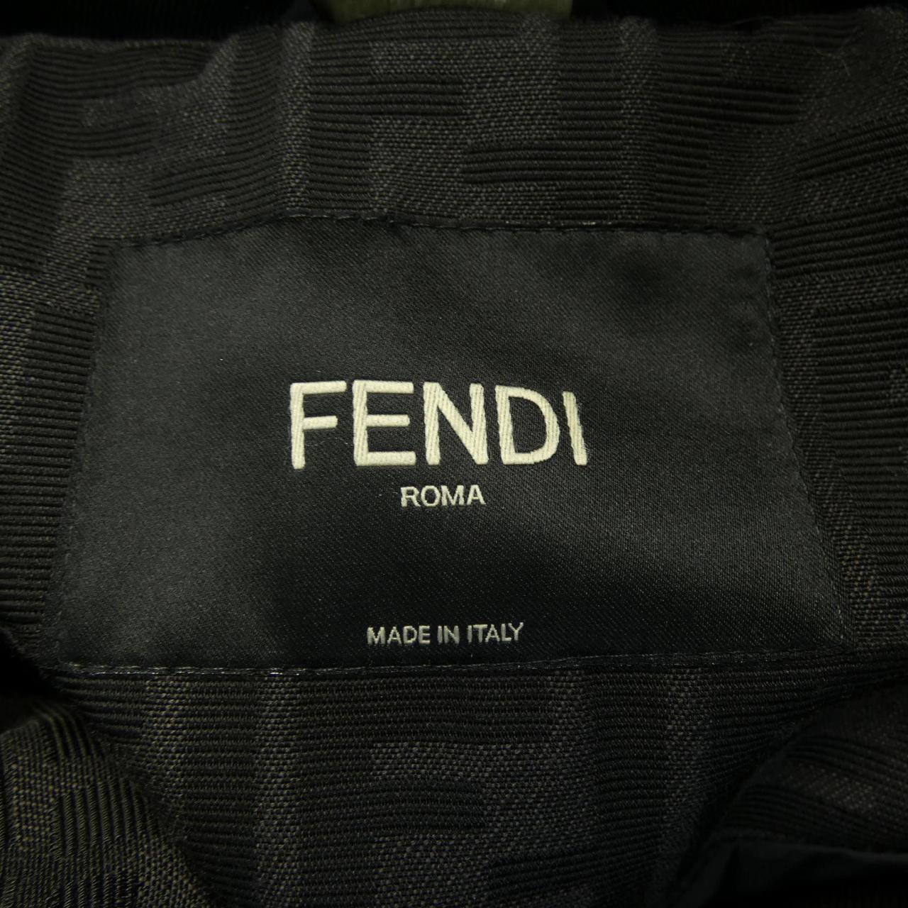 フェンディ FENDI FAA841 AI50 ダウンジャケット