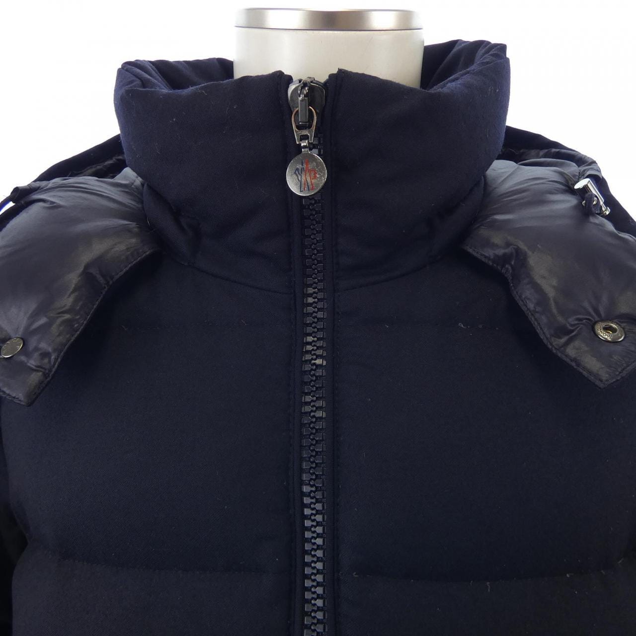 モンクレール MONCLER ダウンジャケット