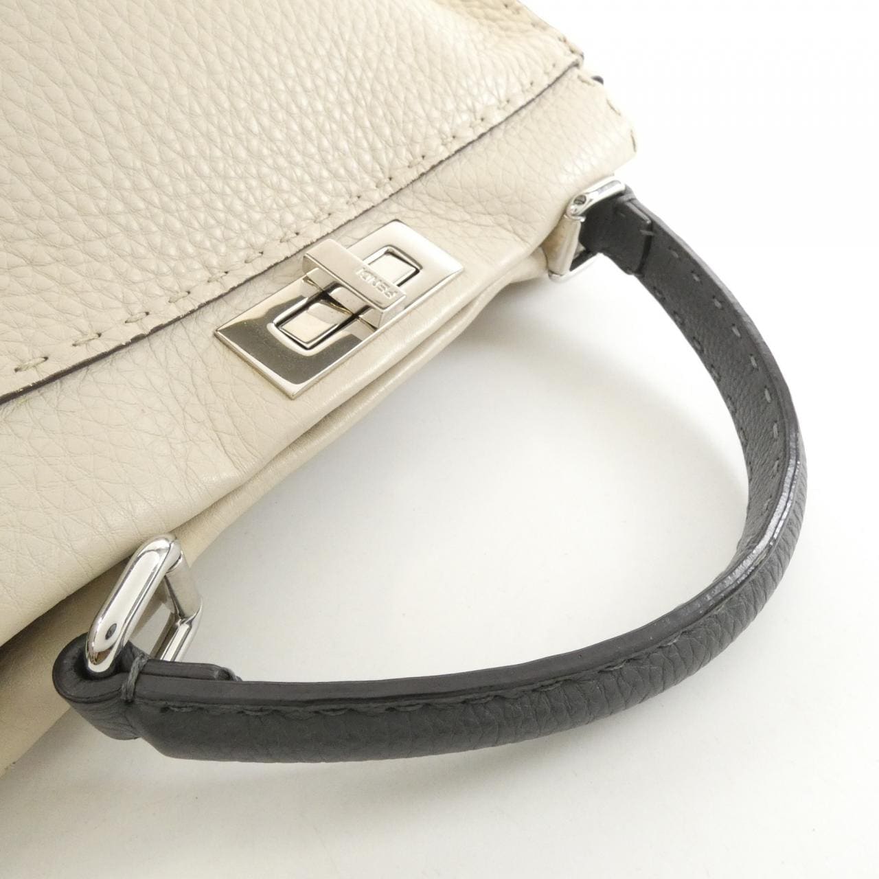 フェンディ セレリア ピーカブー 8BN290 3PE バッグ