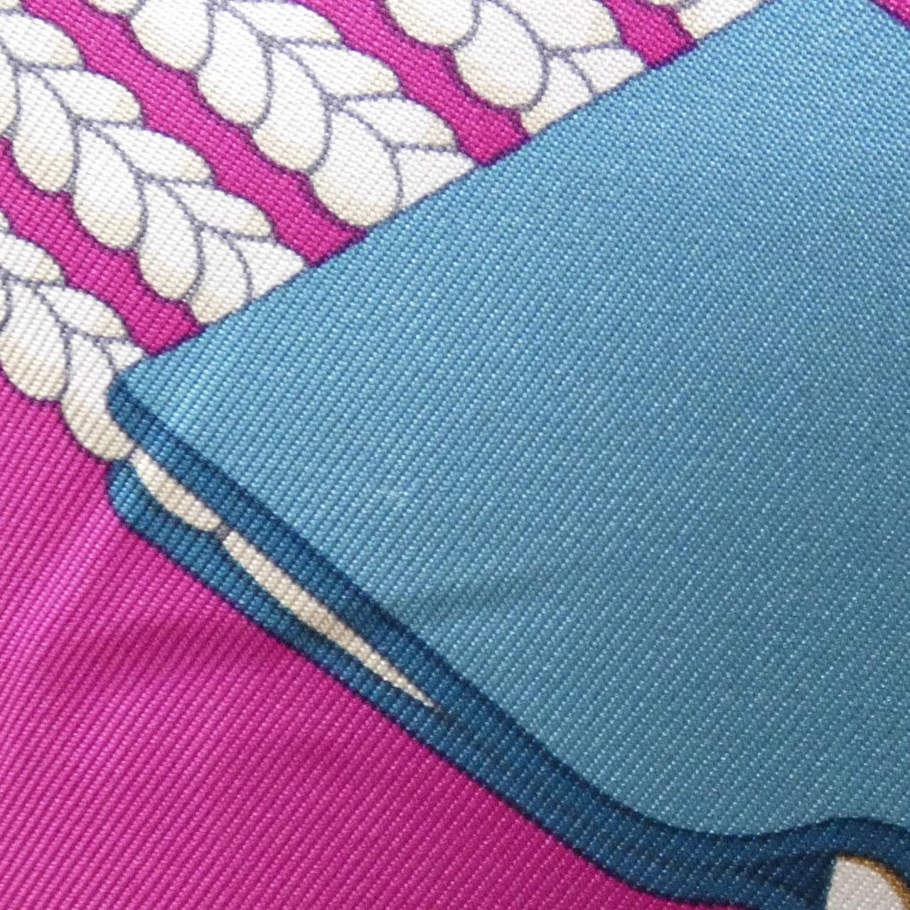 エルメス SANGLES EN ZIGZAG カレ スカーフ