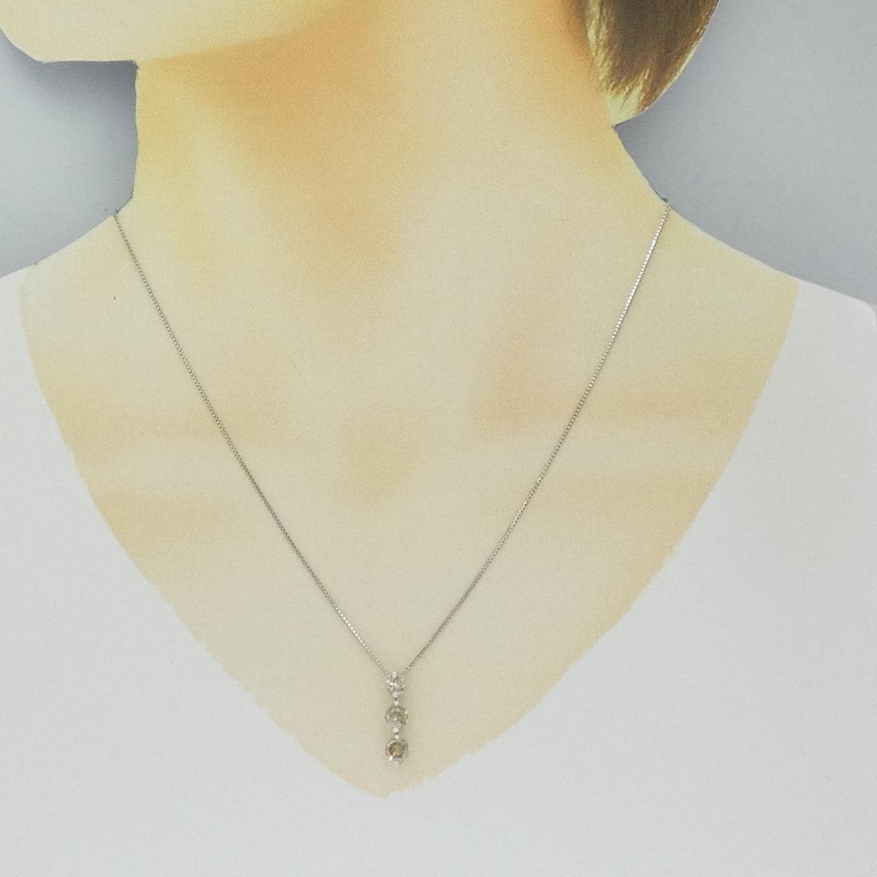 K18WG Three Stone Diamond Necklace 1.069CT