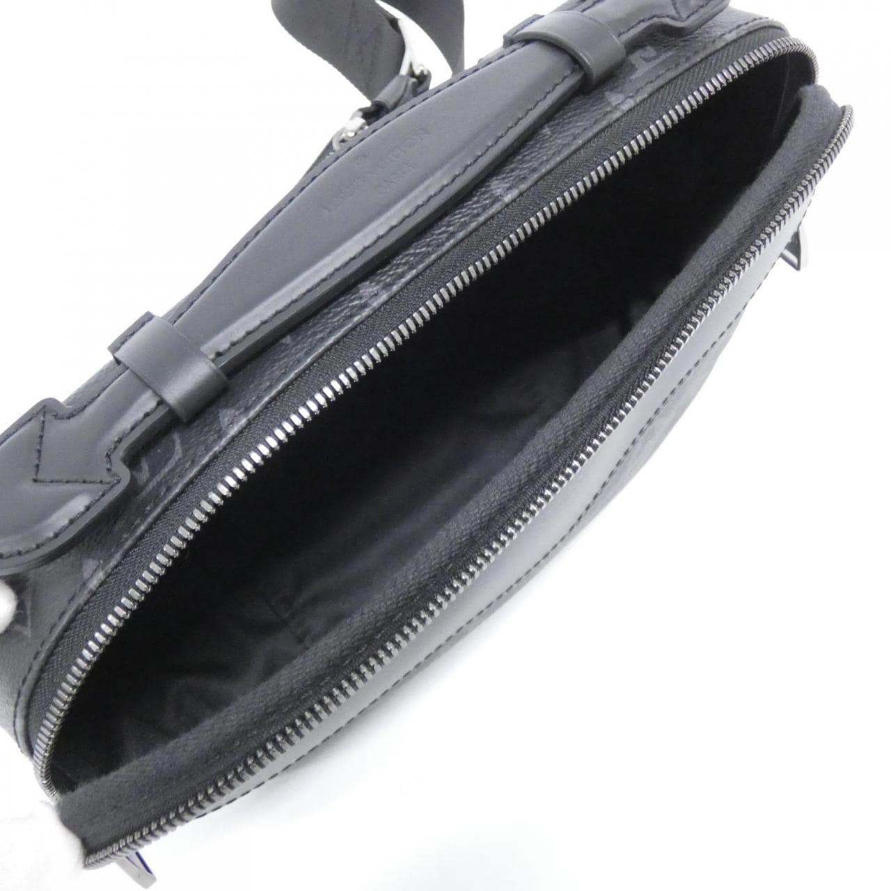 ルイヴィトン モノグラム エクリプス バムバッグ M42906 ショルダーバッグ