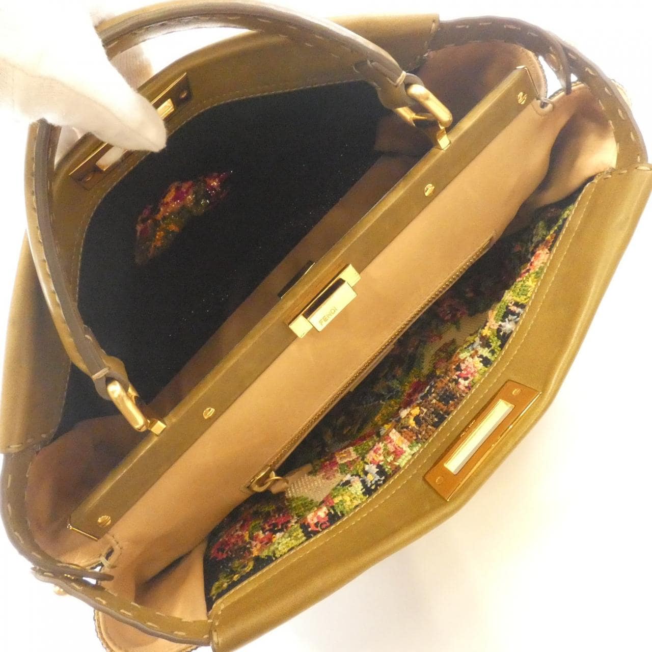 フェンディ ピーカブー 8BN210 DKB バッグ