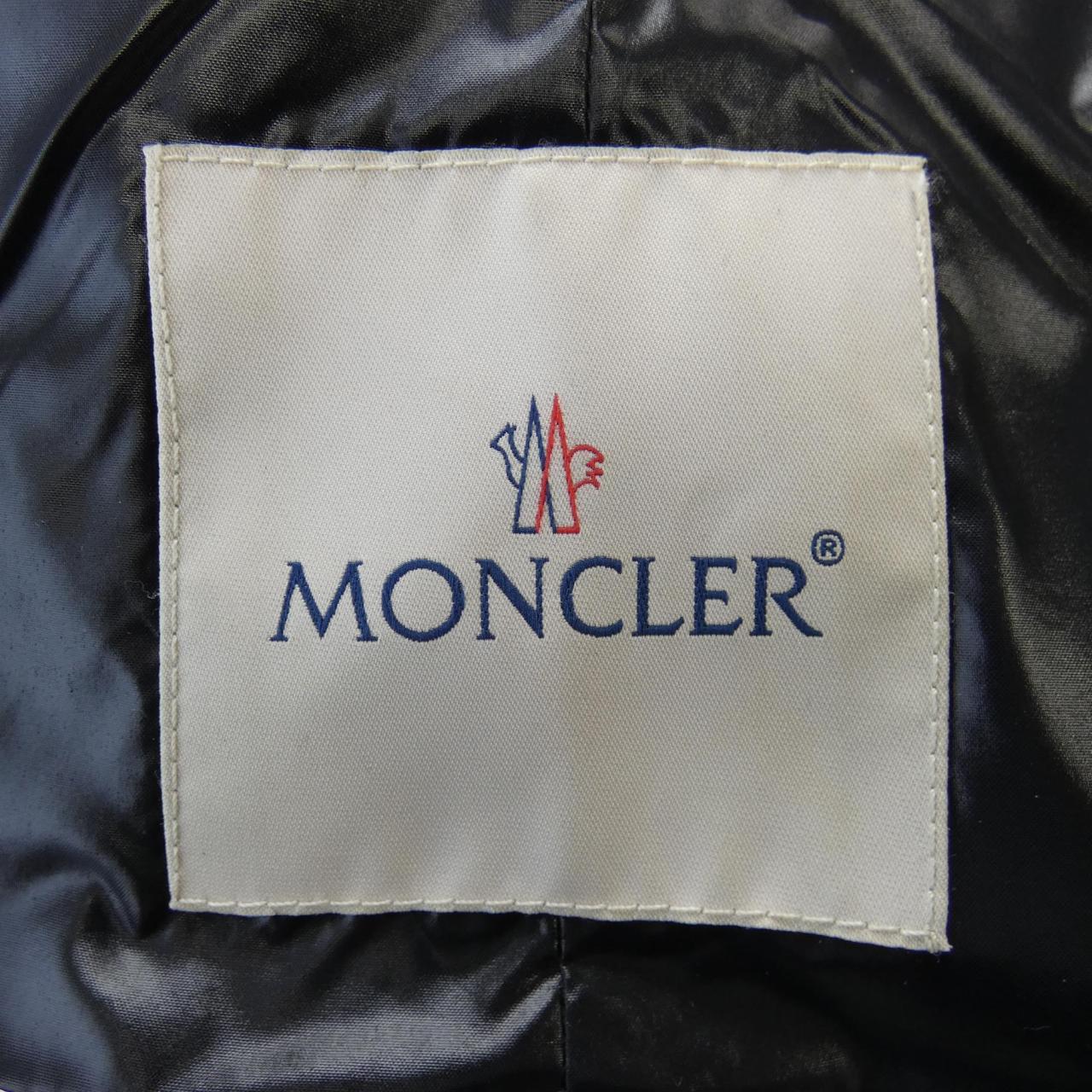 モンクレール MONCLER ダウンジャケット