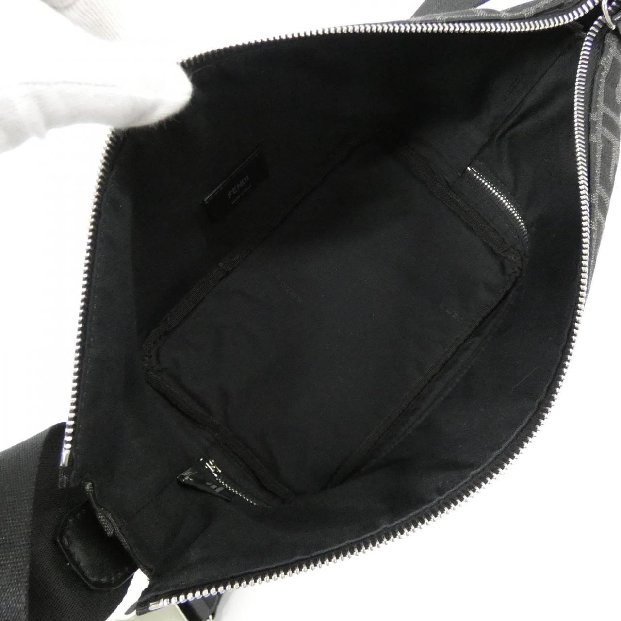 フェンディ 7VA526 AG0M ウエストバッグ