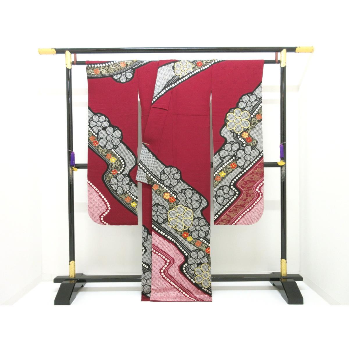 振袖　刺繍入り　絞り加工　きもの・長襦袢　２点セット