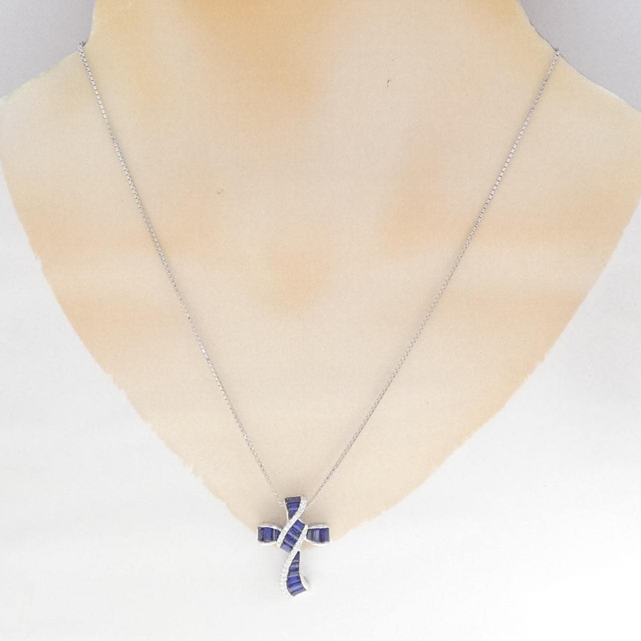 K18WG交叉蓝宝石项链1.72CT