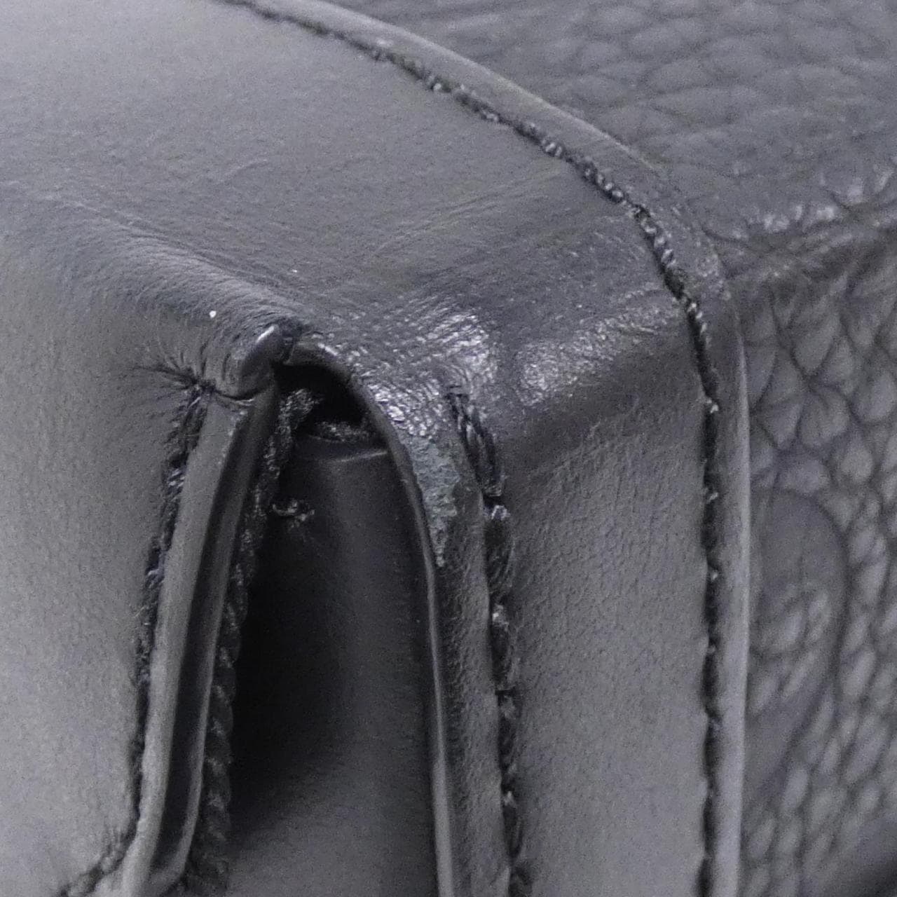 LOUIS VUITTON Taurillon Monogram竖版Trunk 可穿戴钱包 M82070 单肩包