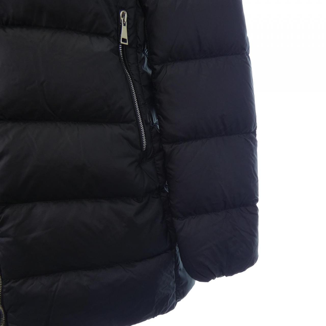 モンクレール MONCLER ダウンジャケット
