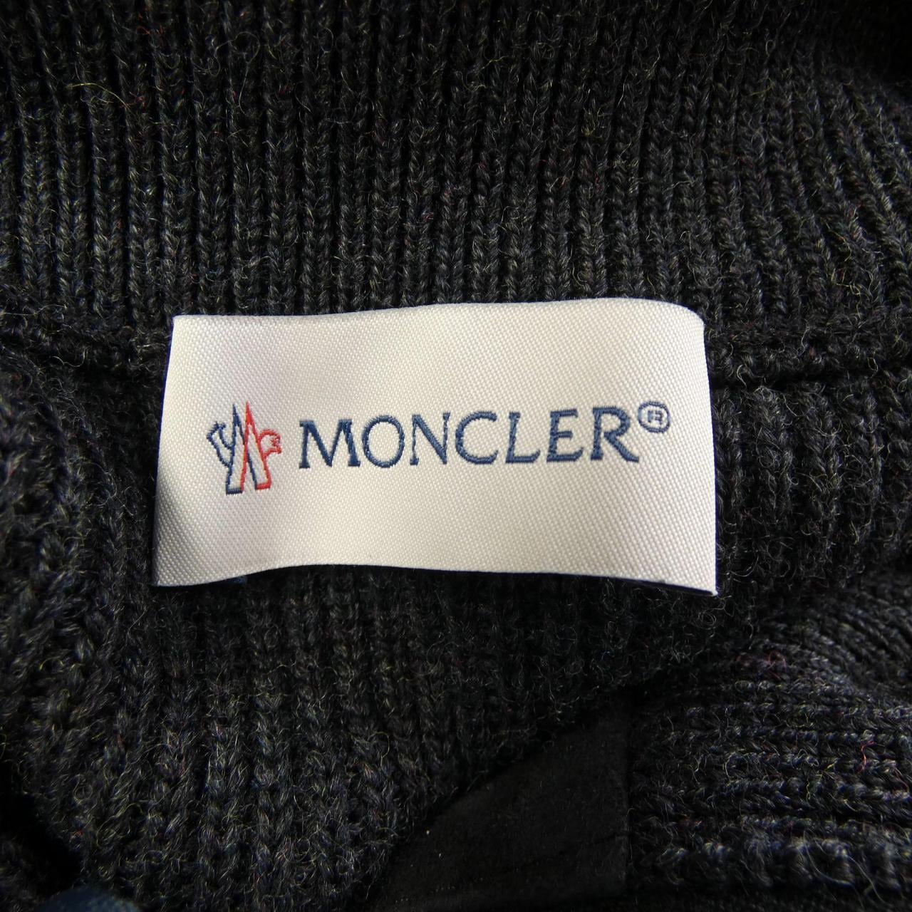 モンクレール MONCLER ダウンジャケット
