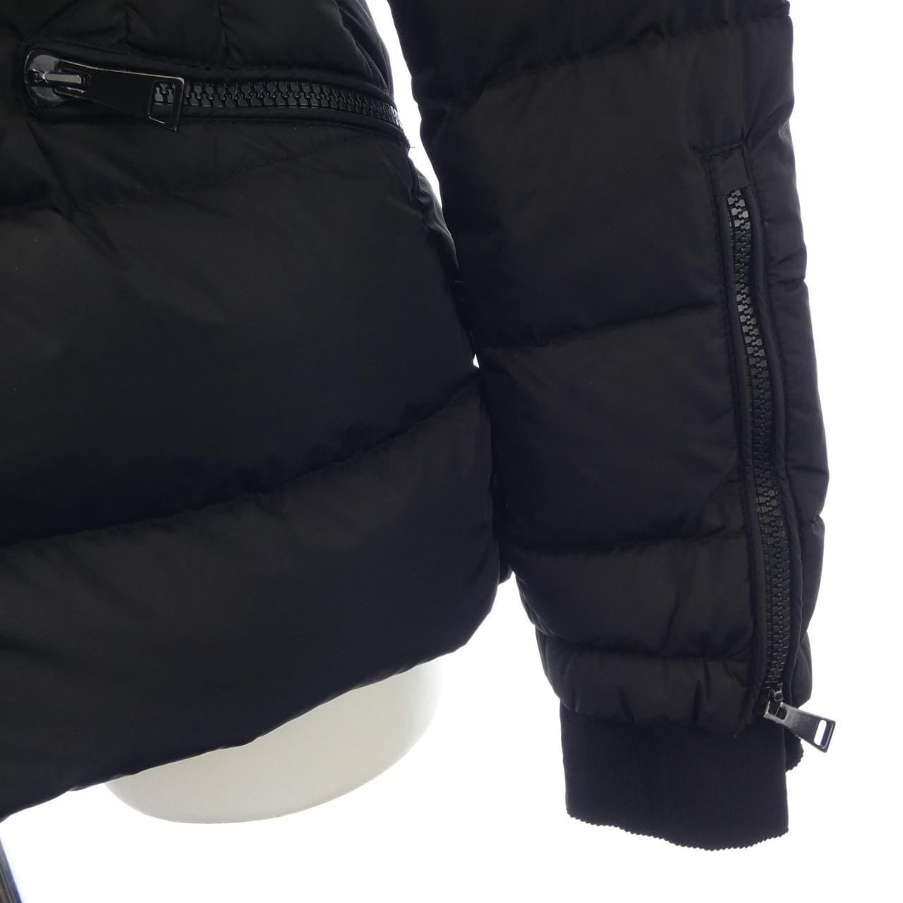 モンクレール MONCLER BETULA ダウンジャケット