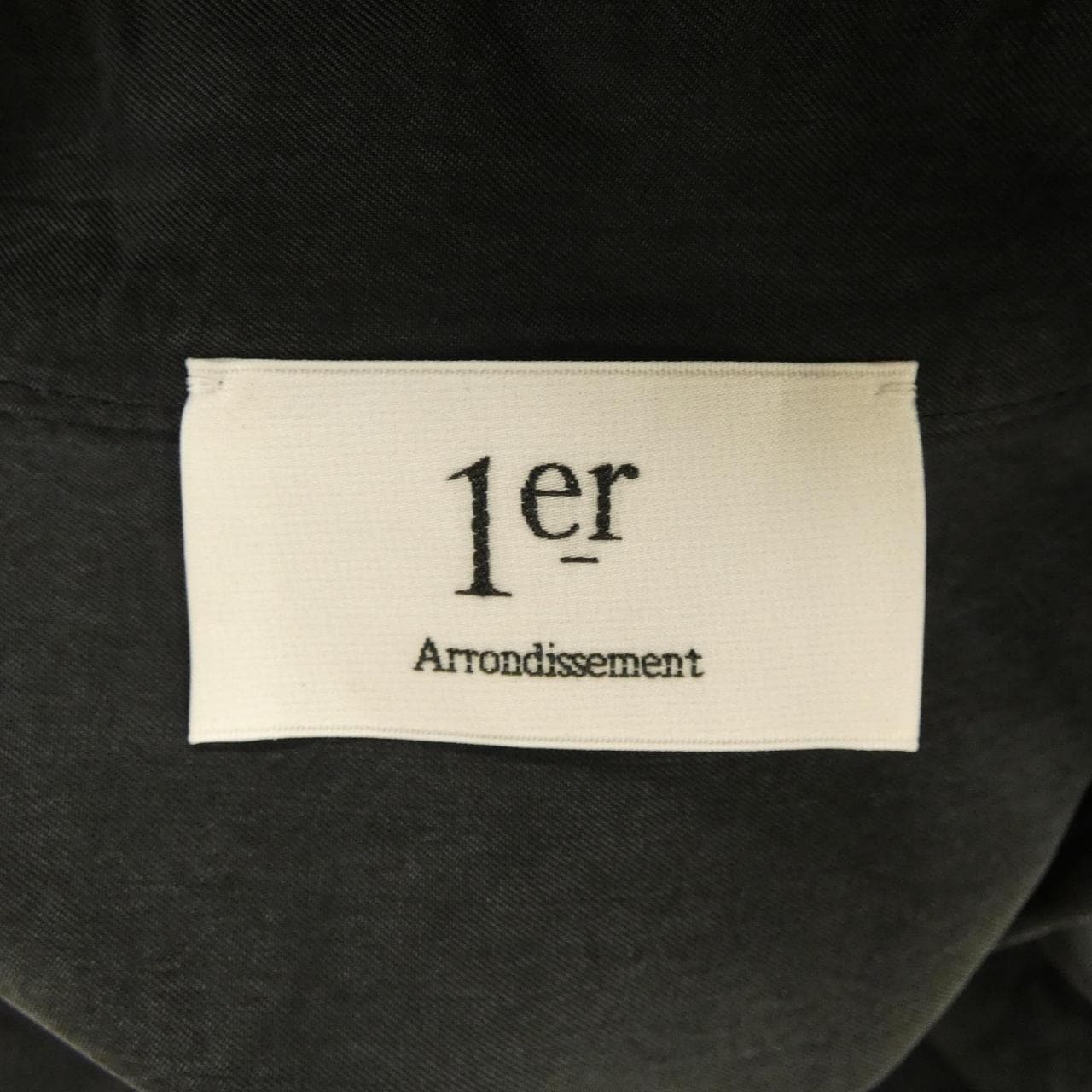 プルミエアロンディスモン 1er Arrondissement シャツ