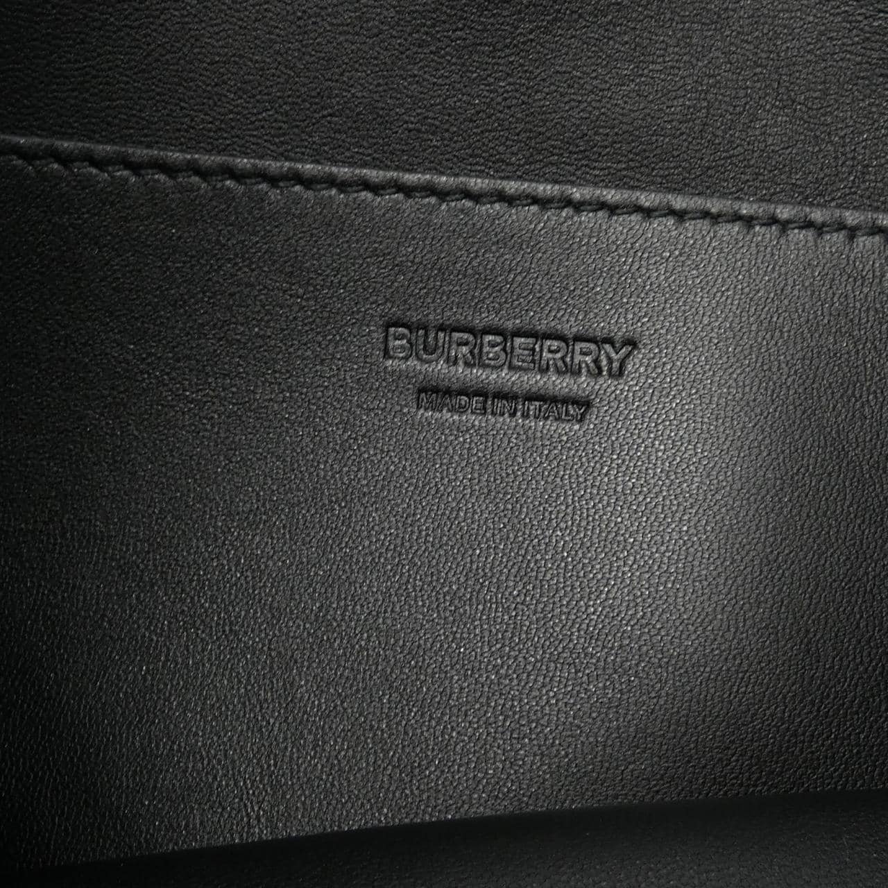 BURBERRY包