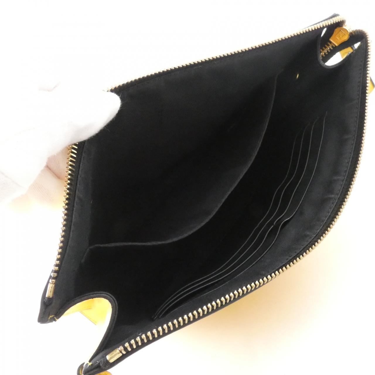 フェンディ フラット スリム クラッチ 7VA491 ADP6 セカンドバッグ