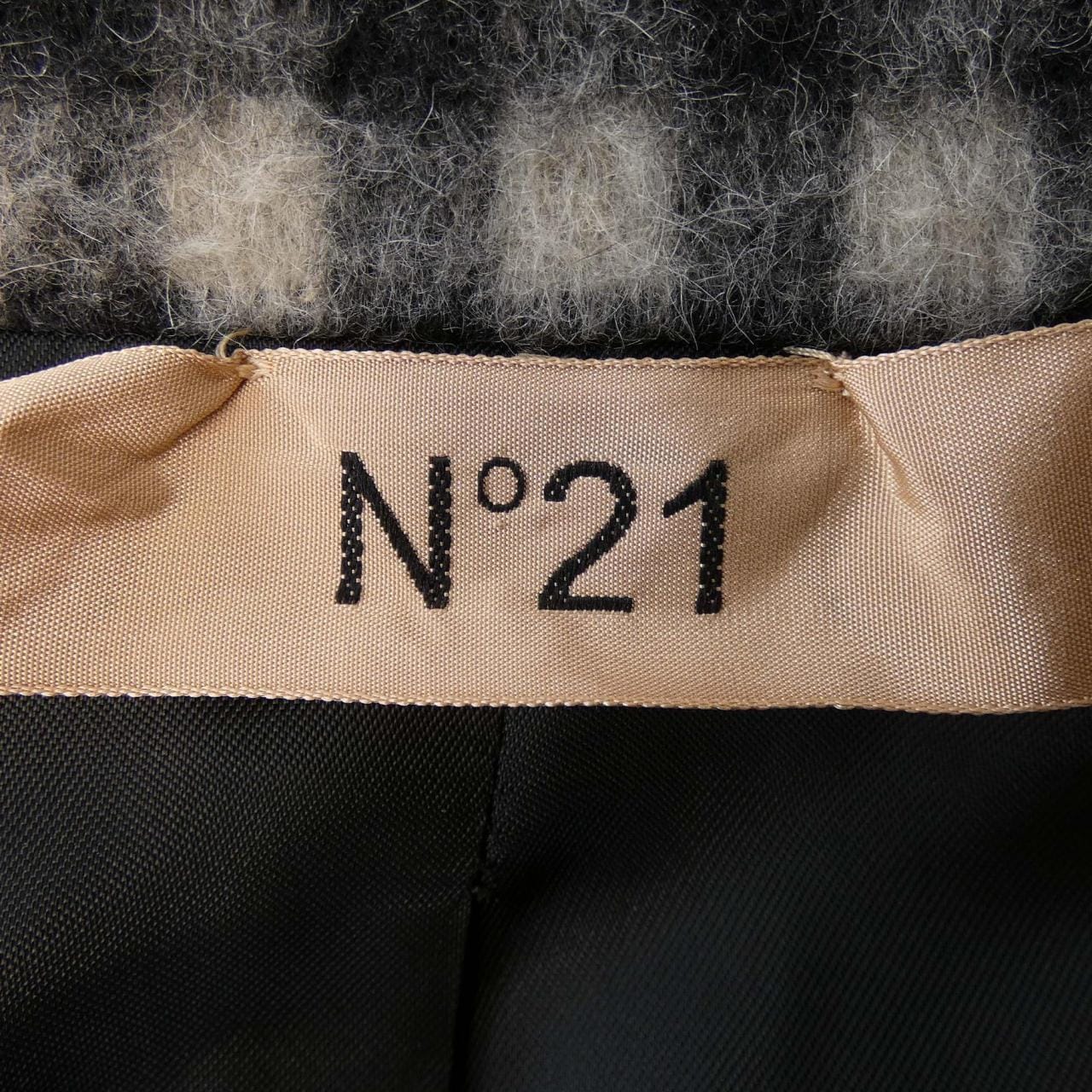 ヌメロヴェントゥーノ N°21 コート
