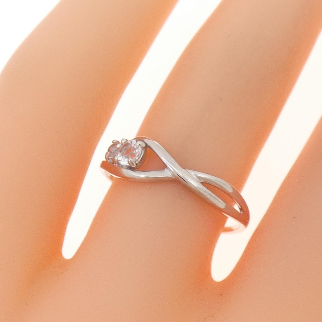 K10WG White Topaz Ring