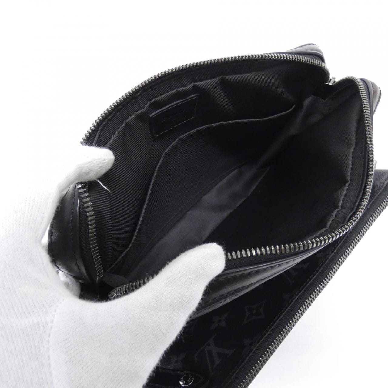 ルイヴィトン モノグラム エクリプス リバース トリオ メッセンジャー M69443 ショルダーバッグ