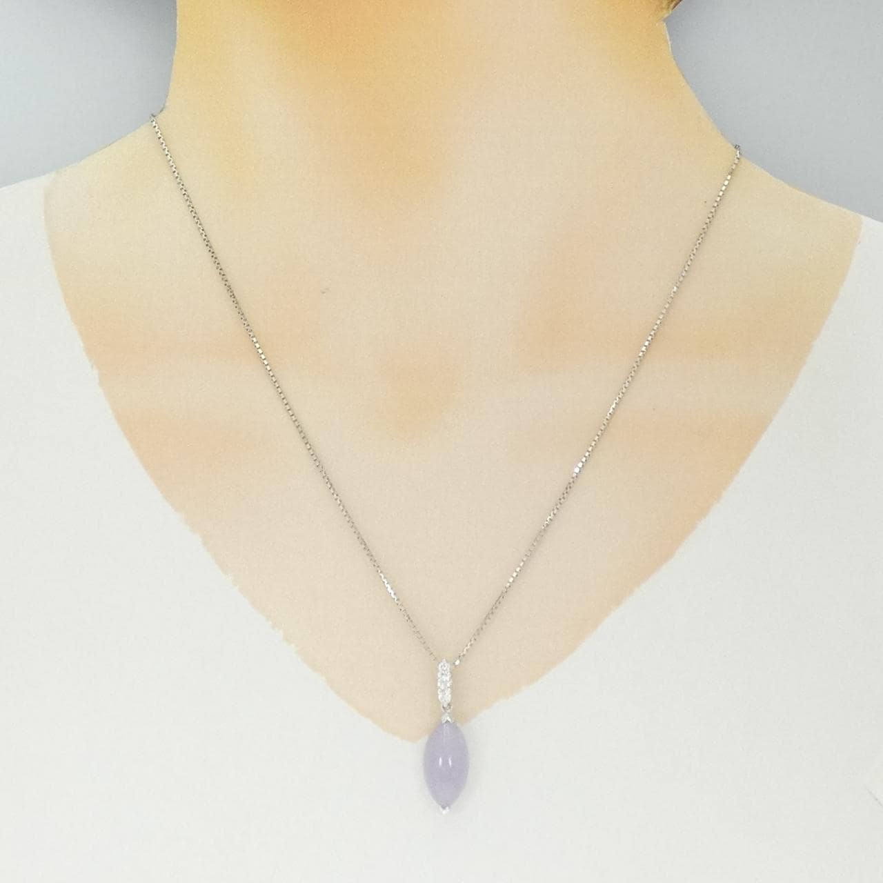 750WG/K18WG ラベンダーヒスイ ネックレス 8.72CT