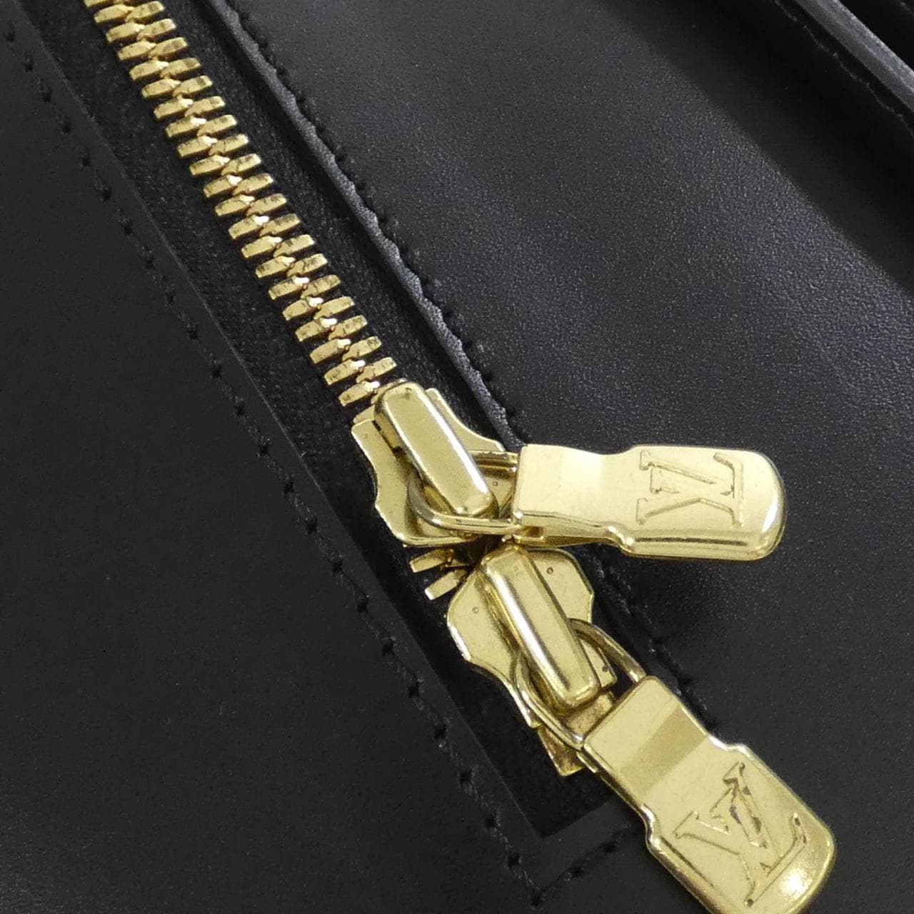 LOUIS VUITTON Epi Pont Neuf M52052 Bag