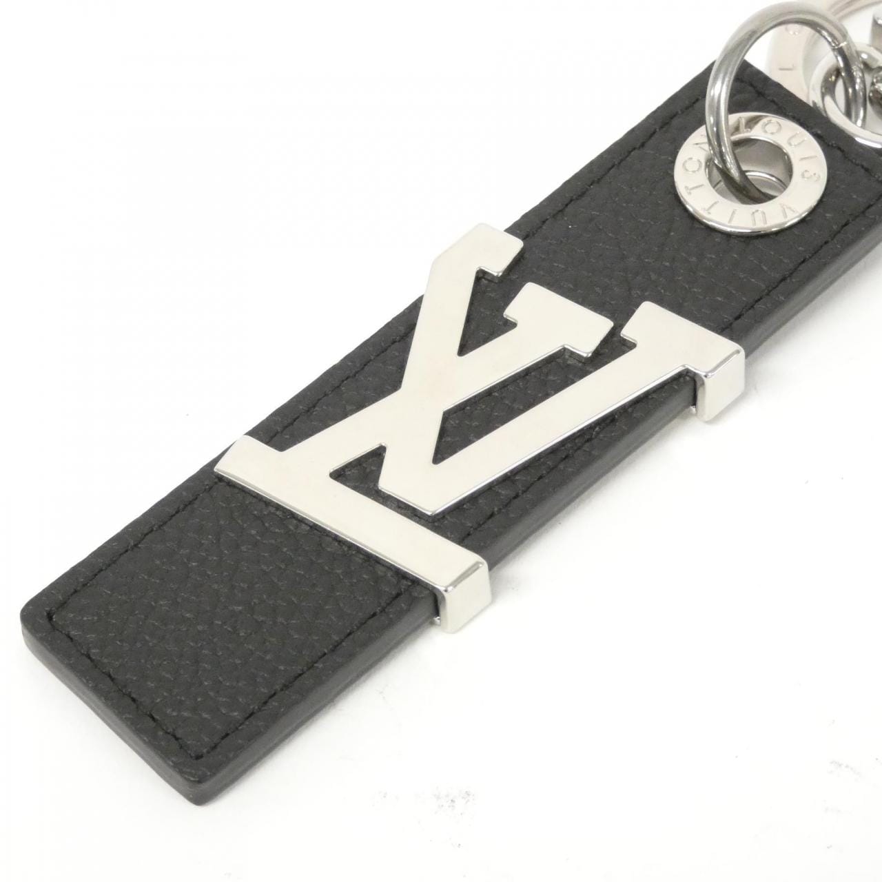 LOUIS VUITTON Taiga Keychain Tab LV Oblique M01473 Qeelin