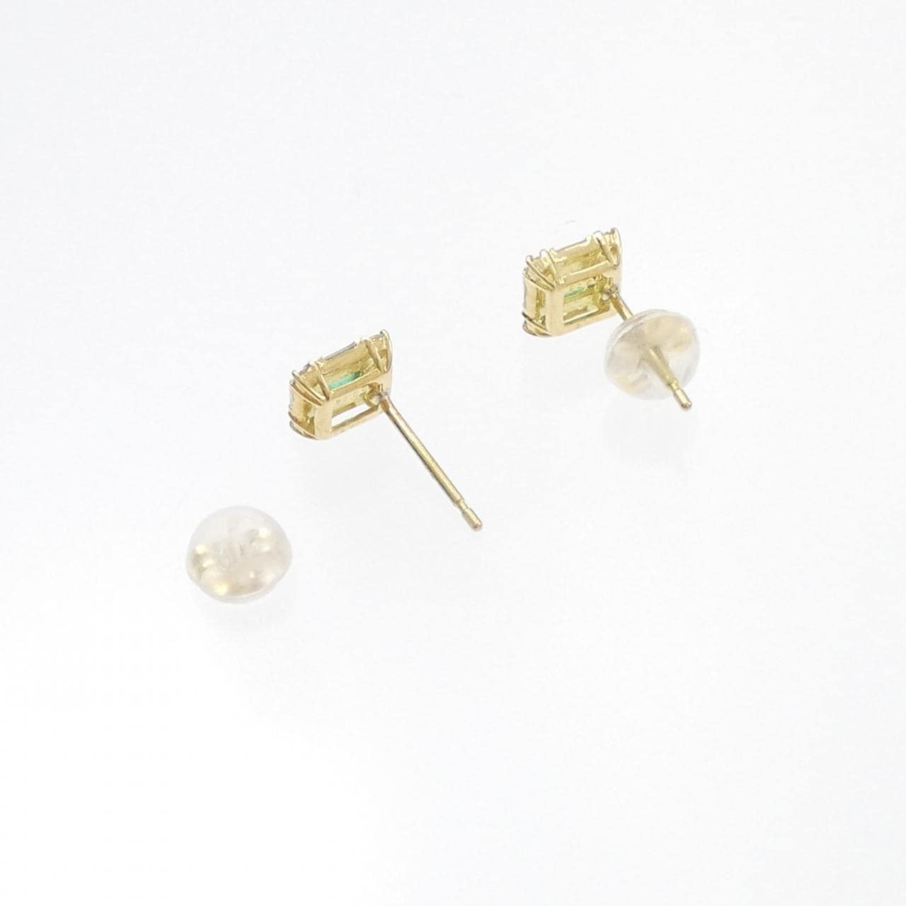 【新品】K18YG エメラルド ピアス 0.20CT