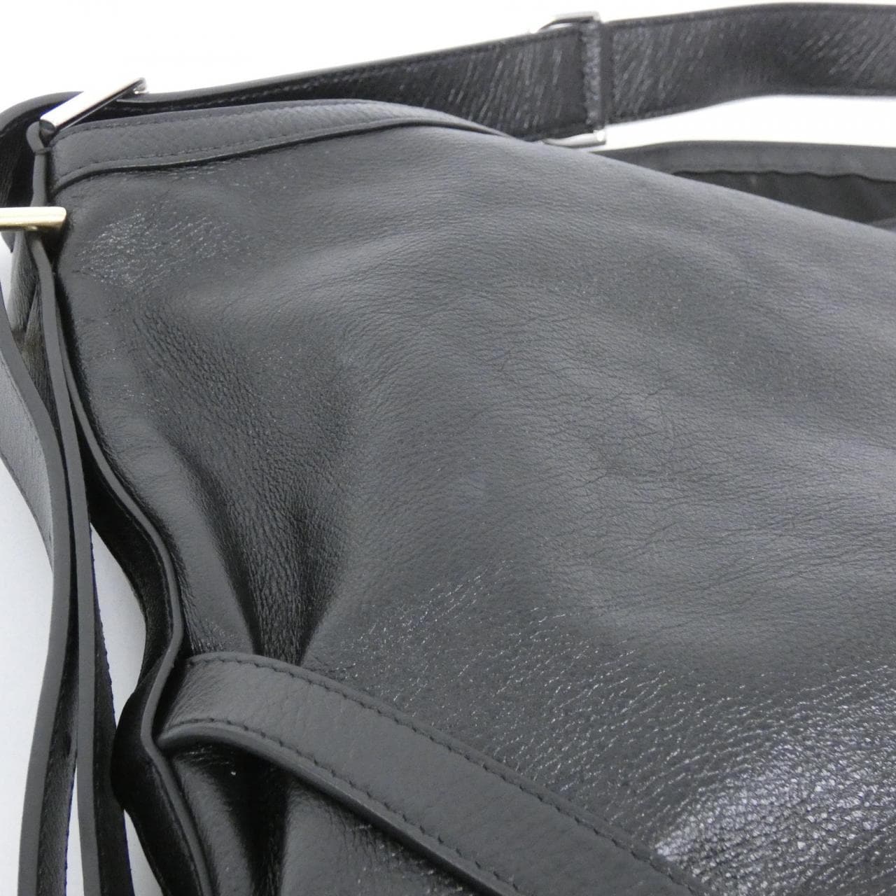 ジバンシー ヴォワイユー  ラージ BB50TJB1Q7 ショルダーバッグ