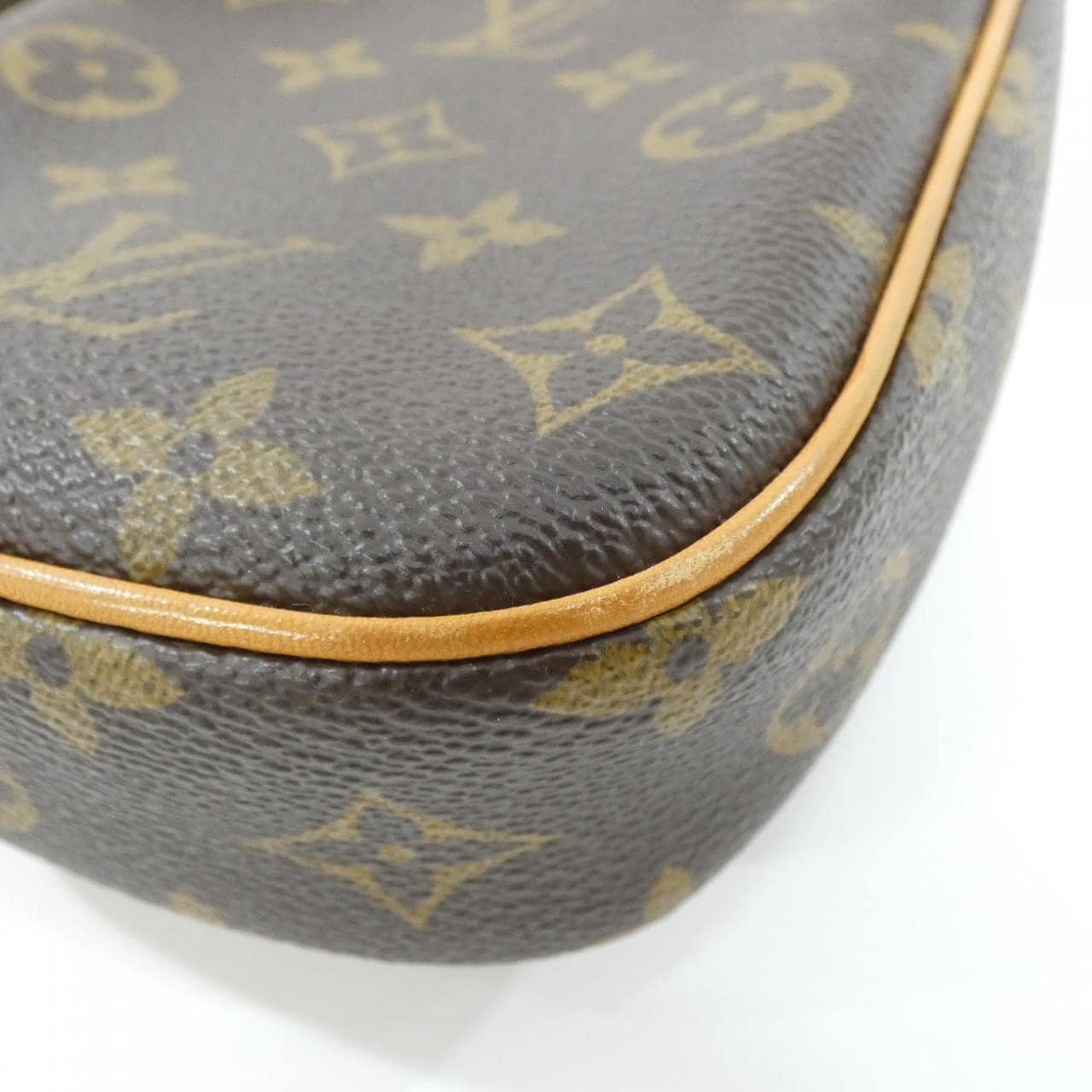 ルイヴィトン モノグラム ポシェット ガンジュ M51870 ショルダーバッグ