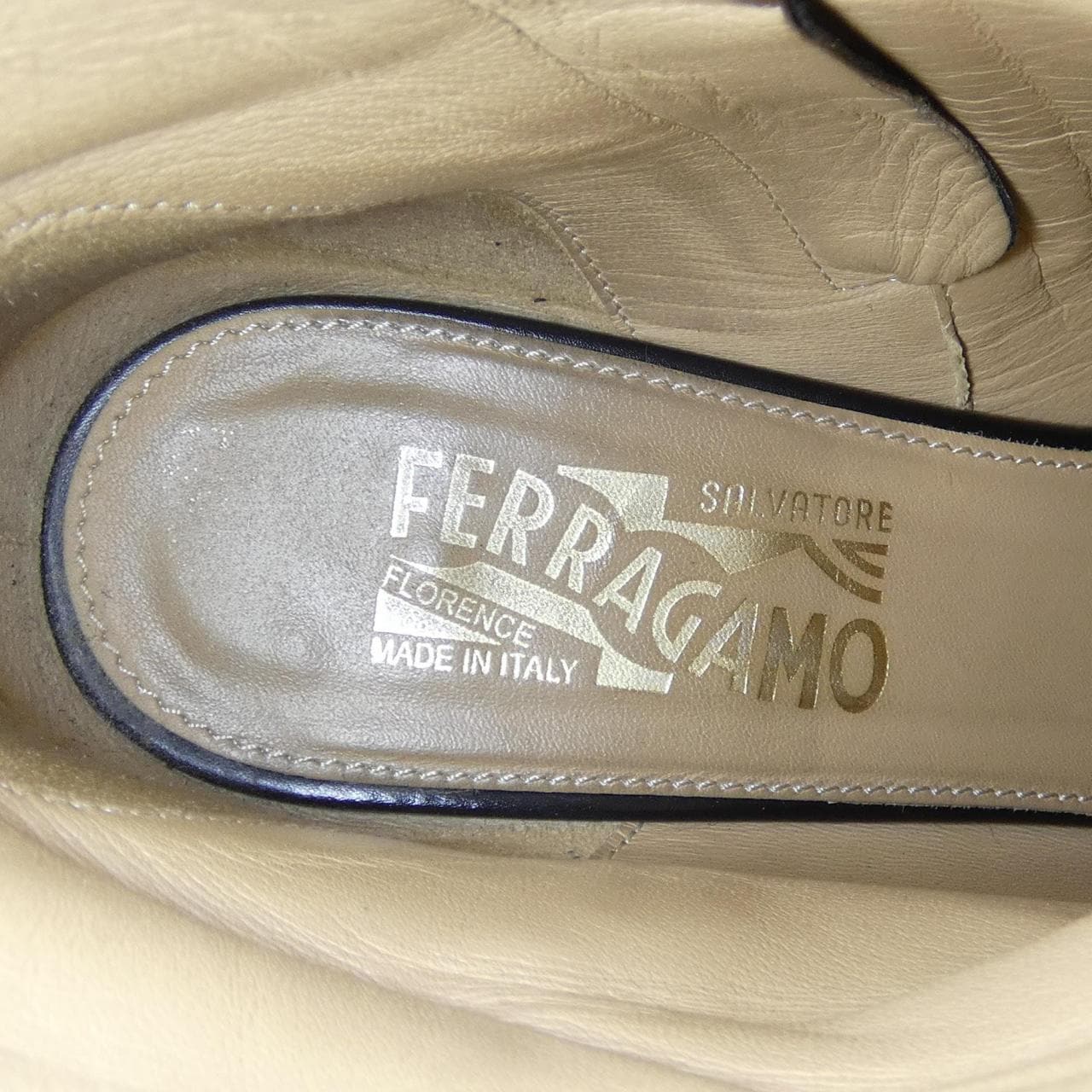 サルヴァトーレフェラガモ SALVATORE FERRAGAMO 13302 ブーツ