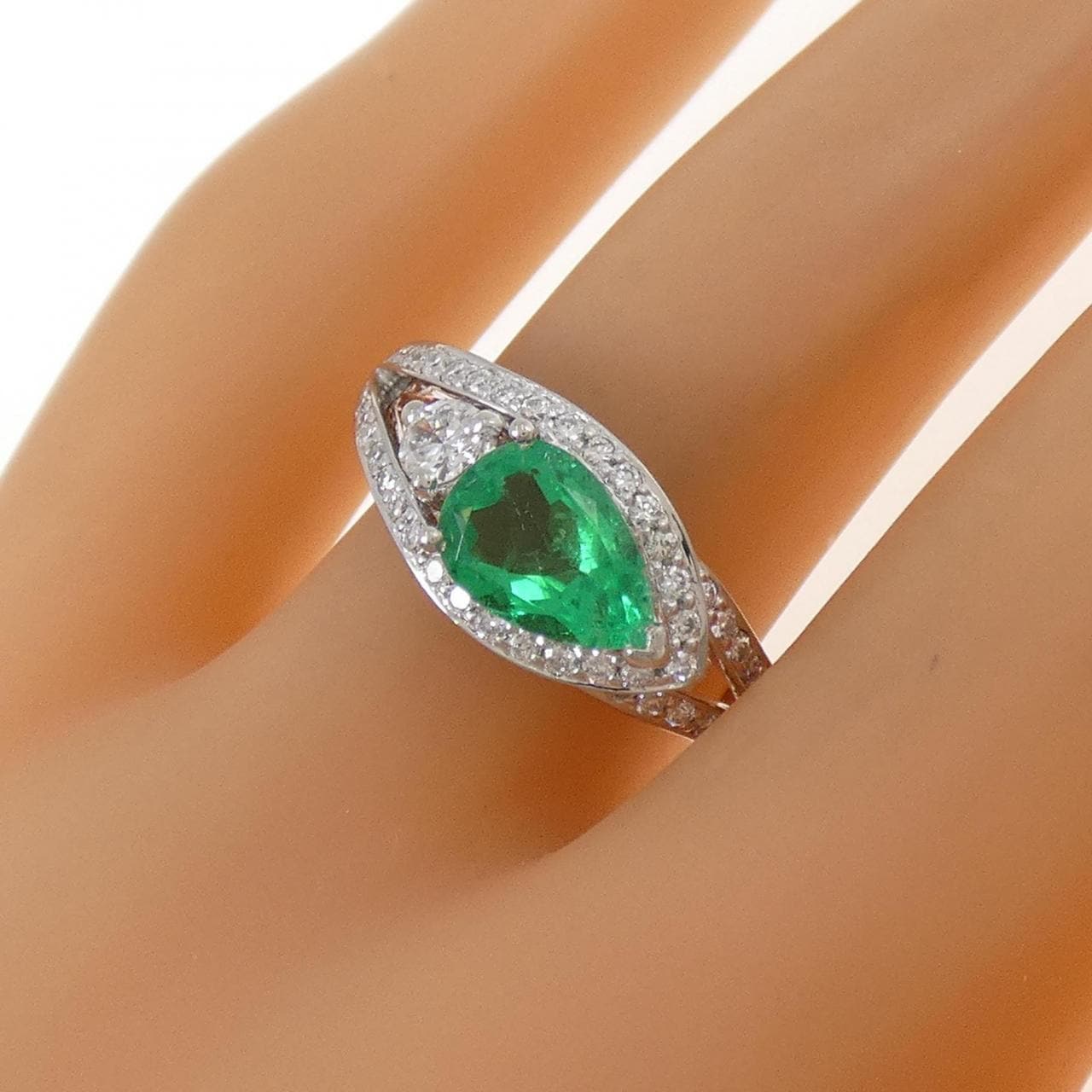 PT900 Emerald Ring 0.98CT