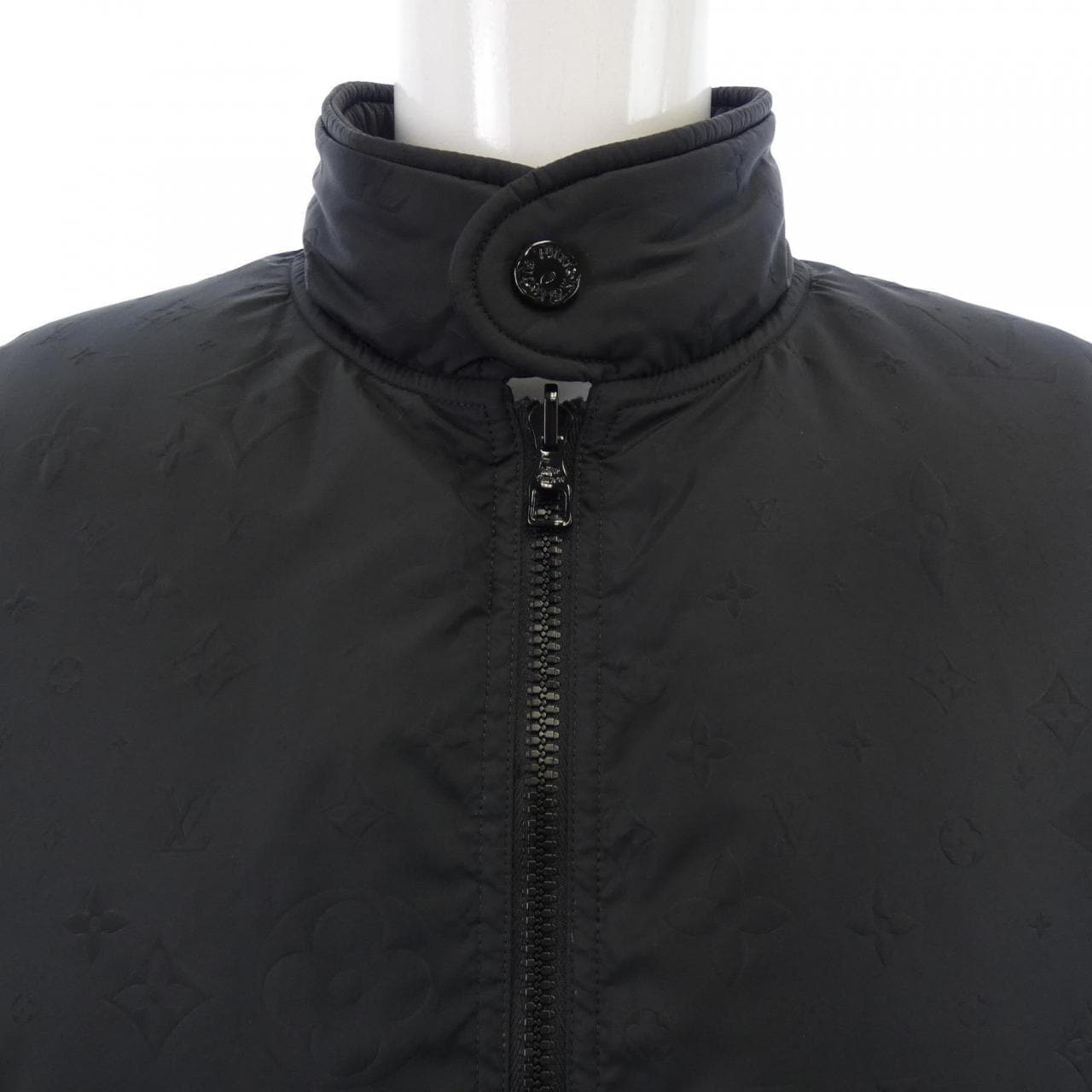 ルイヴィトン LOUIS VUITTON HLB45WAB2 ダウンジャケット