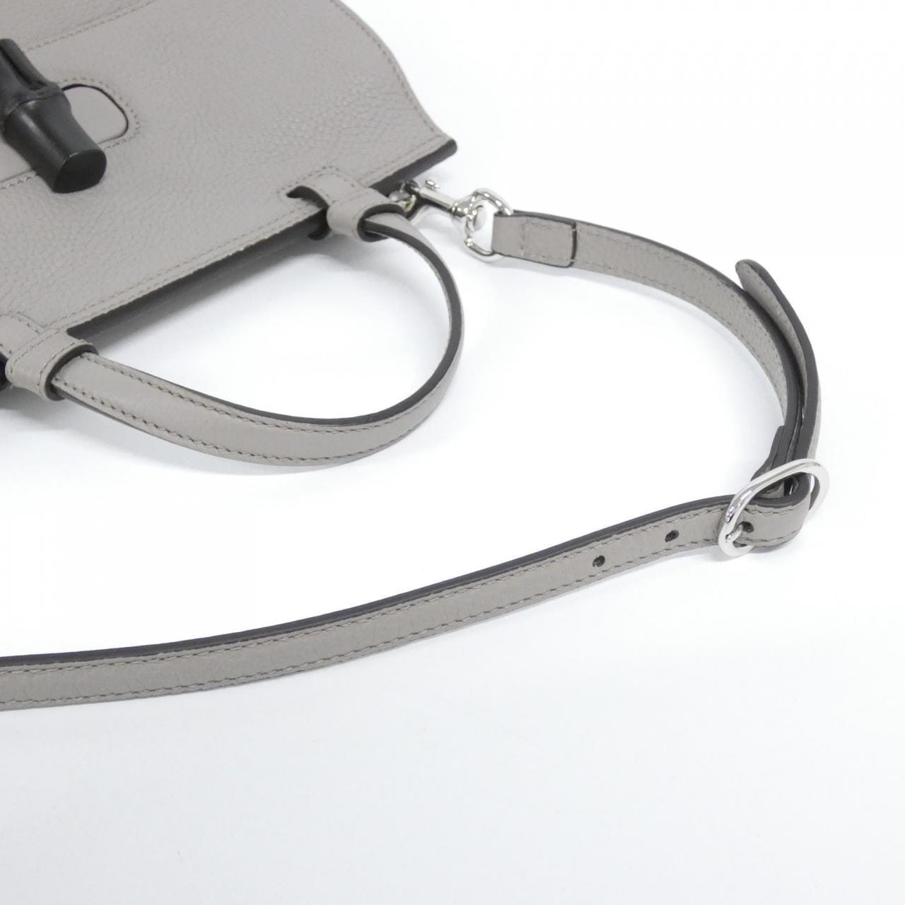 グッチ 370831 A7M0N バッグ