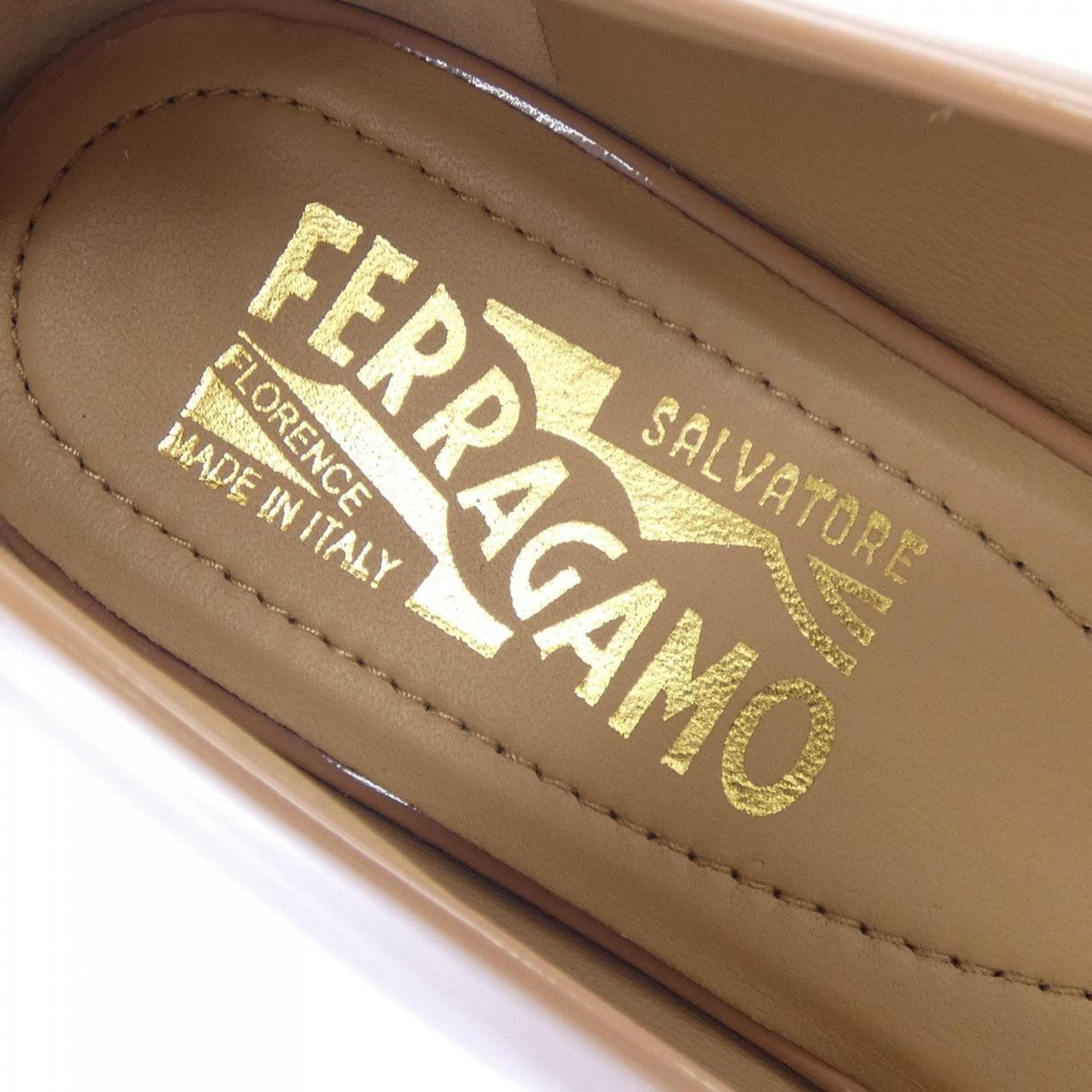 サルヴァトーレフェラガモ SALVATORE FERRAGAMO フラットシューズ
